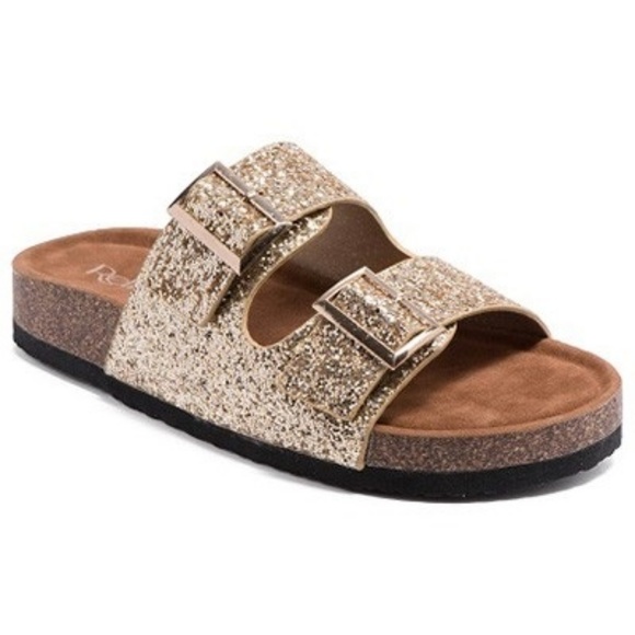 Shoes - Champagne glitter sandal!